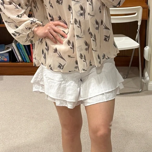 New! INC High Rise White Tiered Ruffled Shorts sz Small - Picture 6 of 7